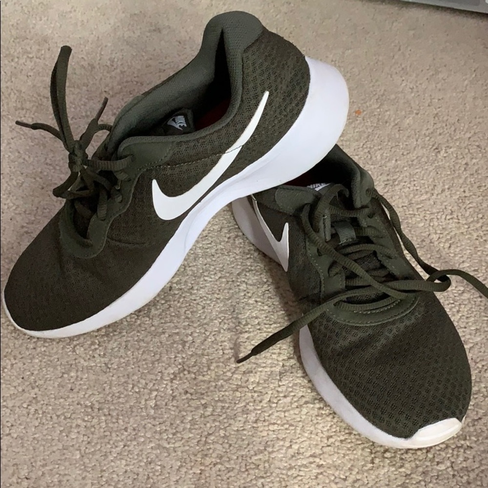 army green nike tanjun